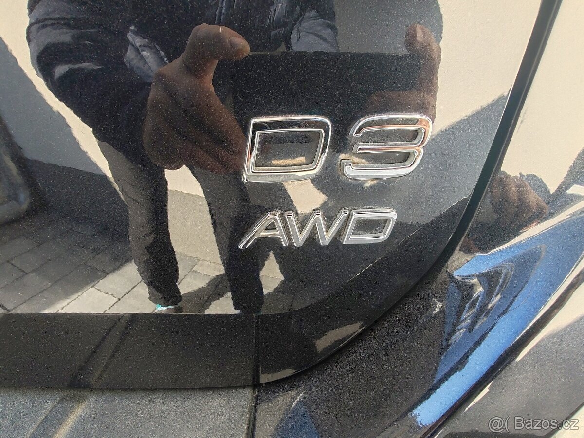 Volvo XC60 2.4D AWD 120kW R-Design 03/2011 151tkm - 17