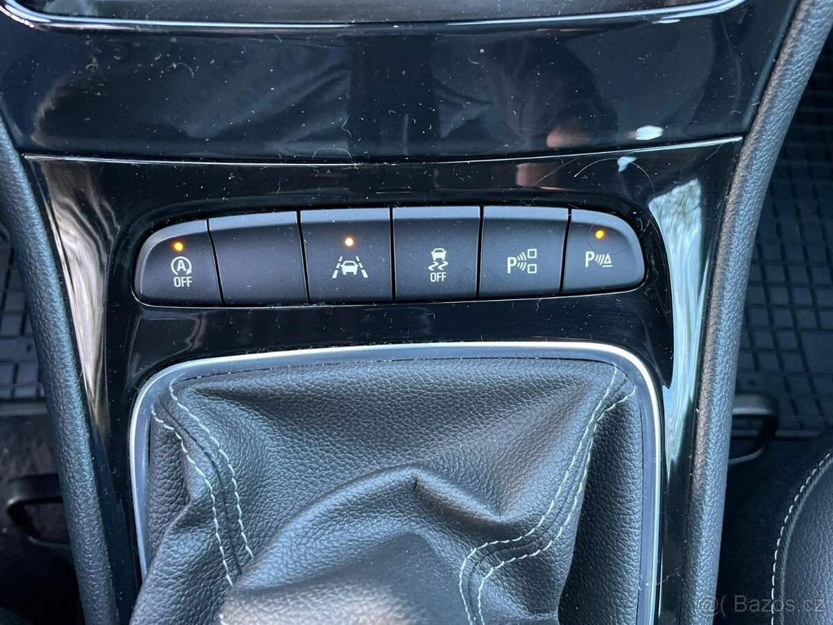Opel Astra 90kW 1.MAJ ČR NEHAVAR. ZÁRUKA - 17