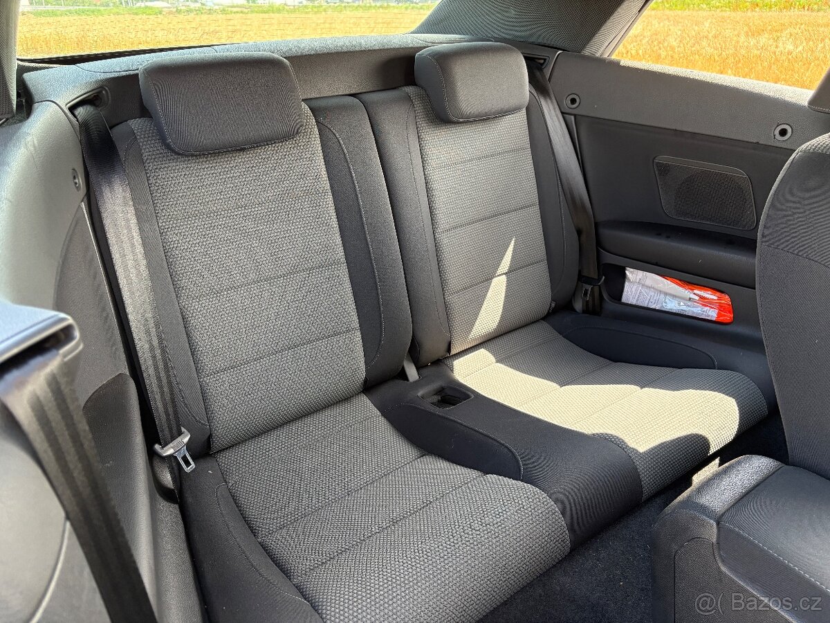 VW GOLF VI 1.2 TSI KABRIO //2012 1.MAJITEL SERVISKA TOP STAV - 17