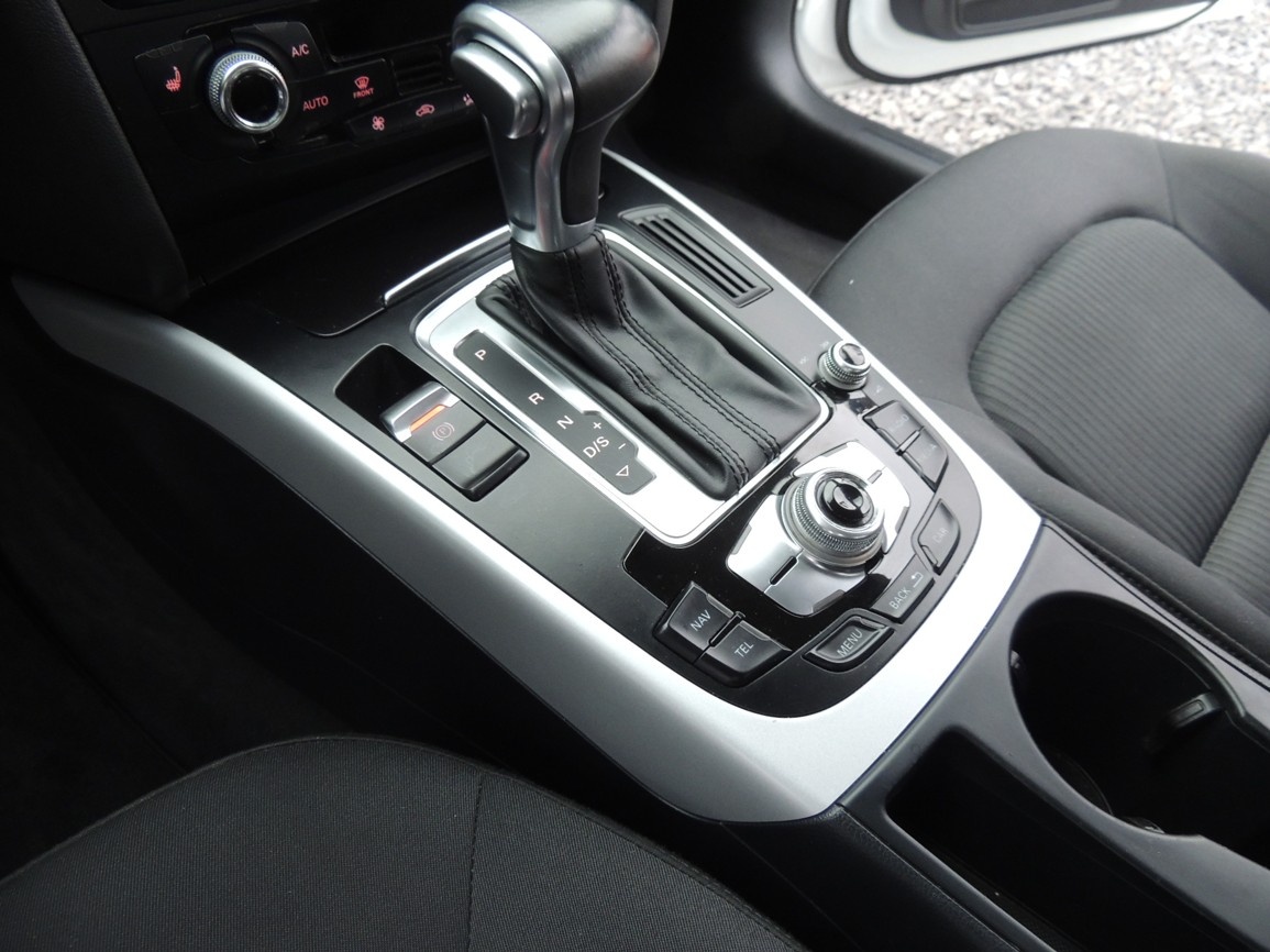 Audi A4 Combi 2.0TDi,110kw,DSG,S-Line,2015,ČR,-21%DPH - 17