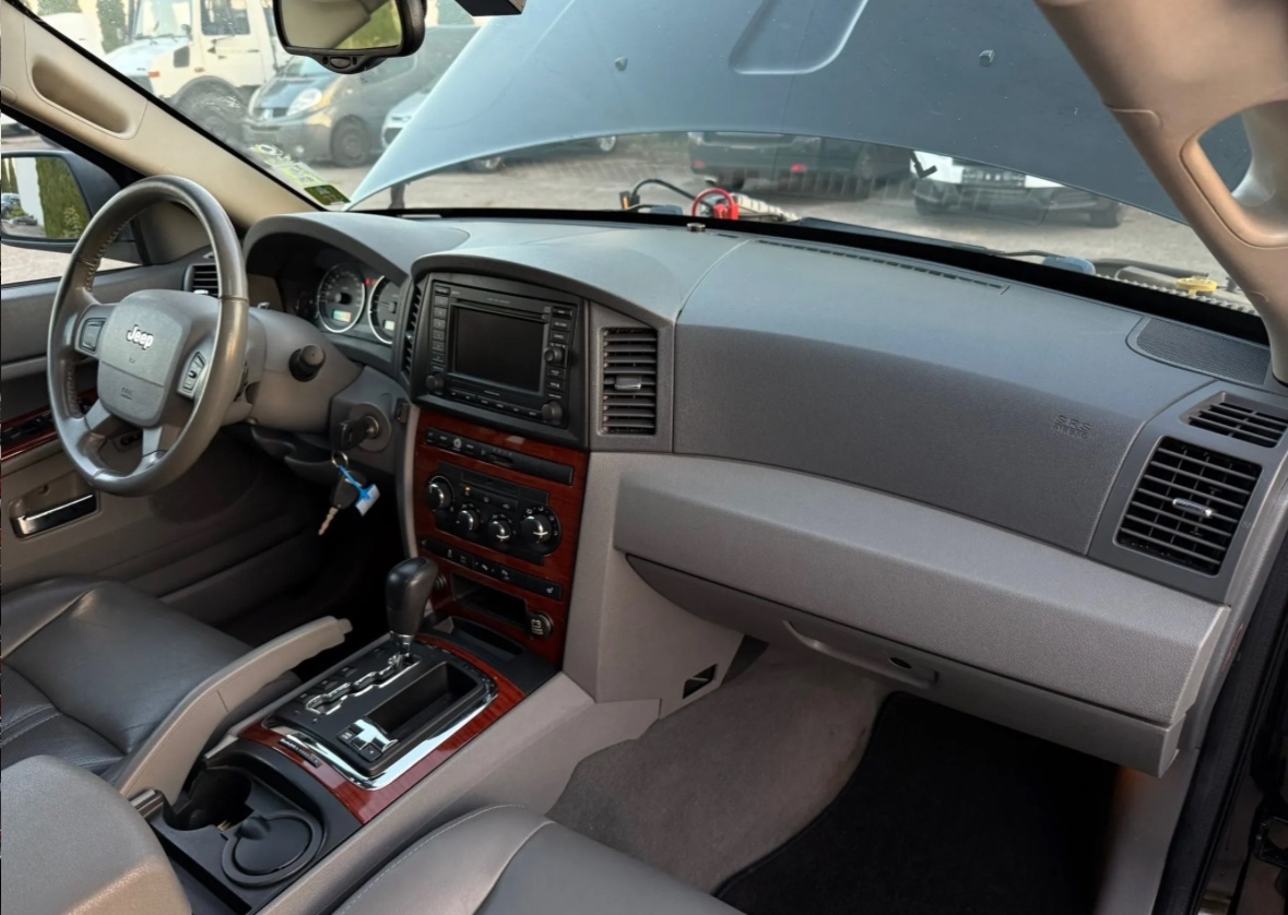 Jeep grand cherokee 5.7 HEMI OVERLAND - 17