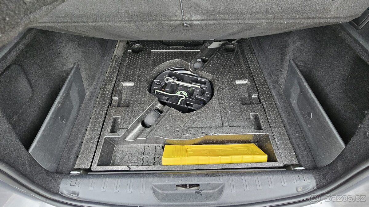 Peugeot 308, 2,0 HDi 110 kW PANORAMA - 17