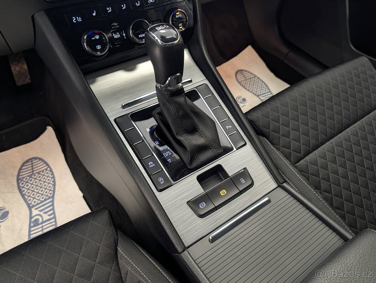 Škoda Superb 2,0 TDI STYLE - 17