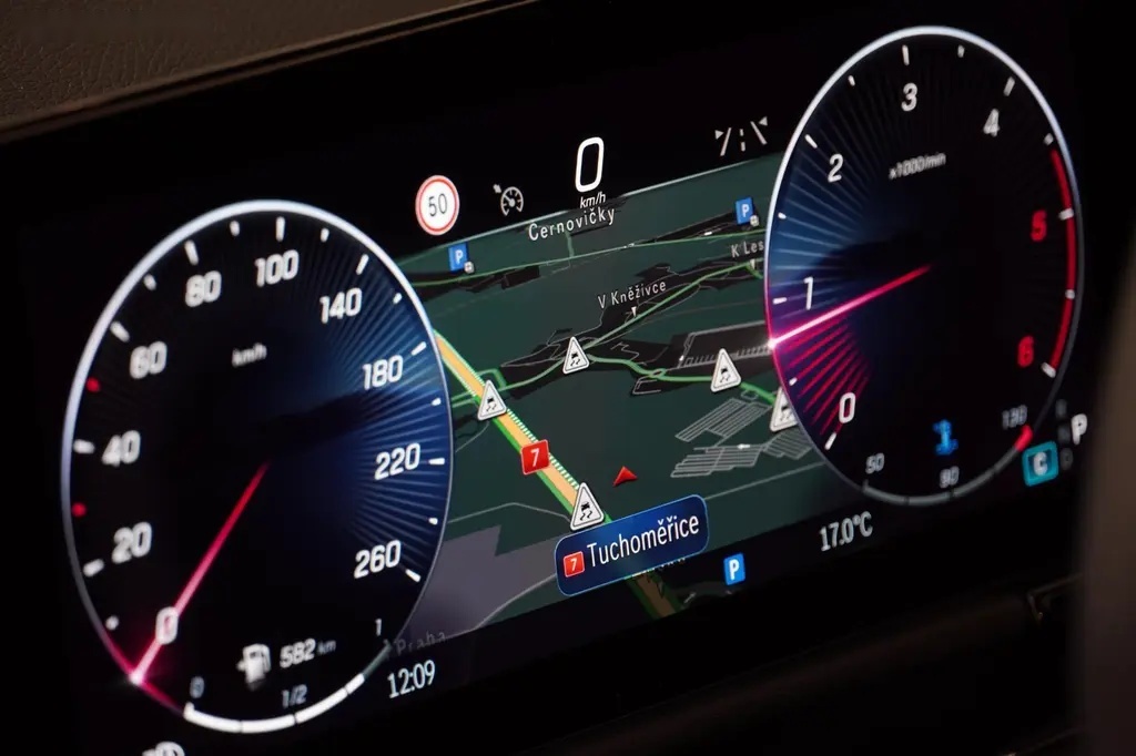 Mercedes-Benz GLA, 200D,AMG,DPH,Paměť.sedadla - 17