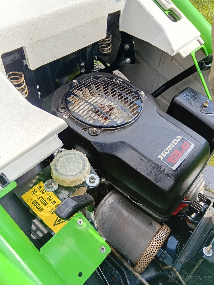 Prodám zahradní traktor Etesia Bahia MHHE Hydro - 17