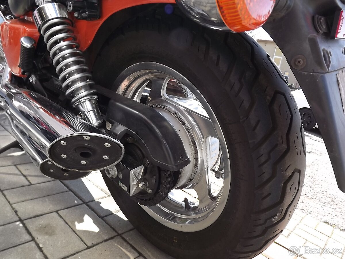 Honda VF 750C Magna - 17