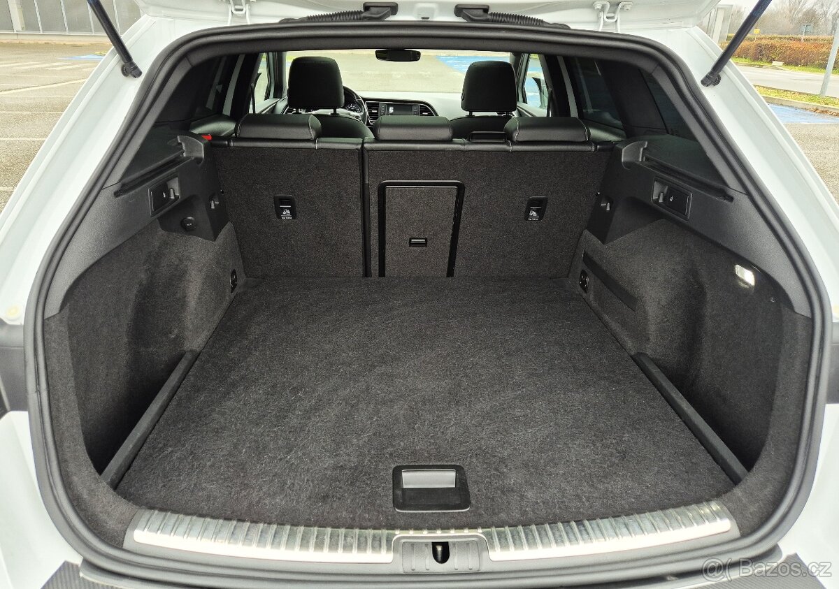 SEAT LEON CUPRA 290⭐ LED PANORAMA SEAT SOUND TOP STAV ALU19´ - 17