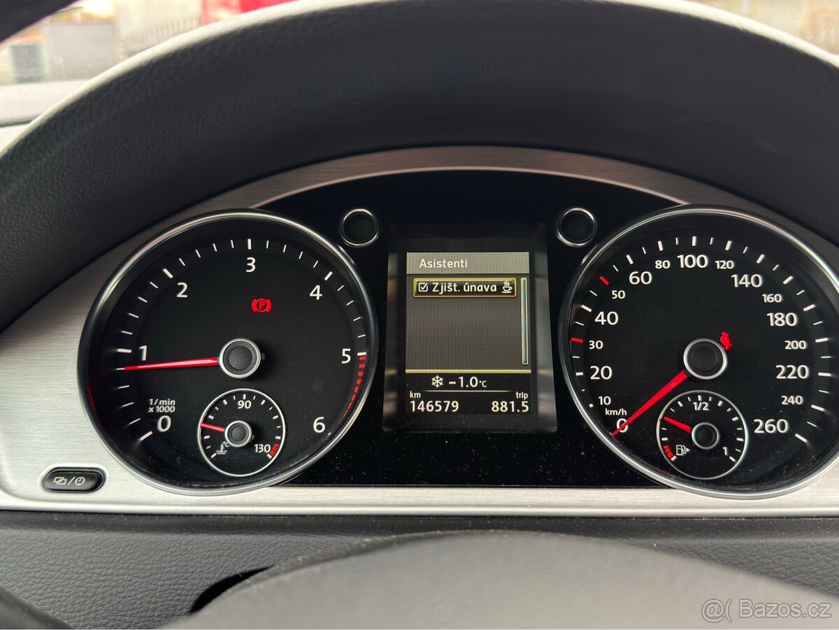 Vw Passat B7 2.0 TDI 103kw Highline/ alcantara/ kamera - 17