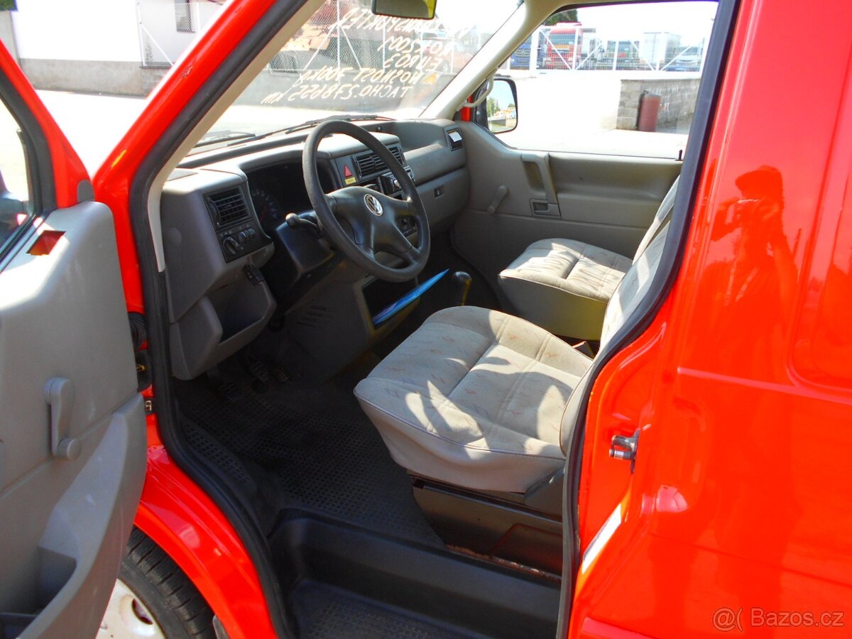 VOLKSWAGEN TRANSPORTER - 17