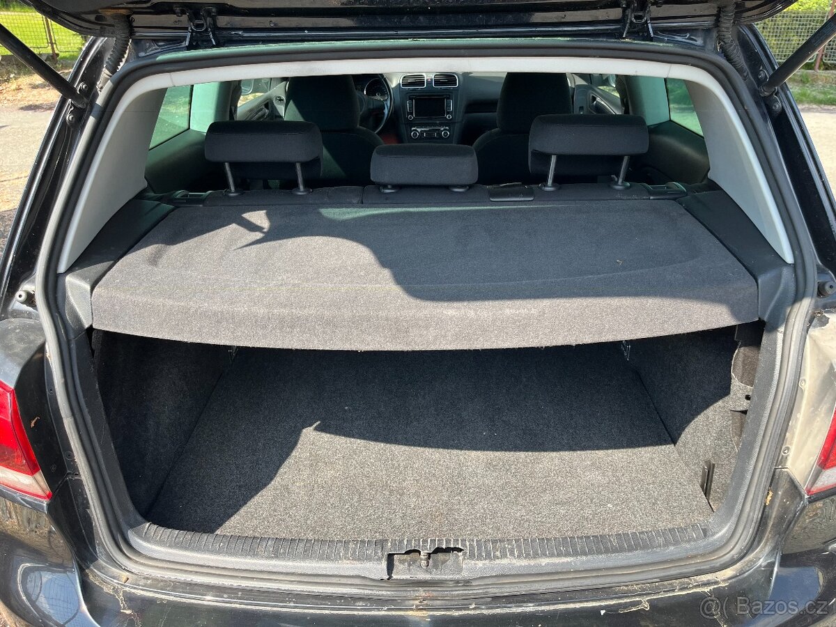 VW Golf 1.6 MPi Senzory, ALU, Výhřev Sedadel - 17