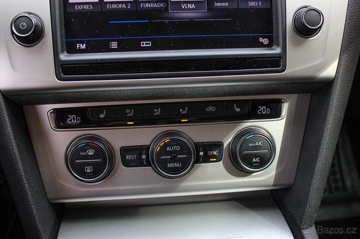 Volkswagen Passat Variant 2.0 TDI Highline DSG - 17