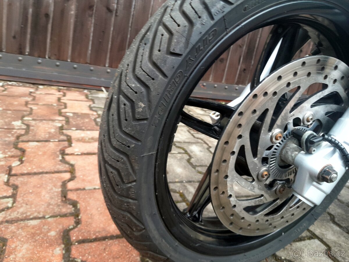 Piaggio Beverly 350i ABS, ASR - 17