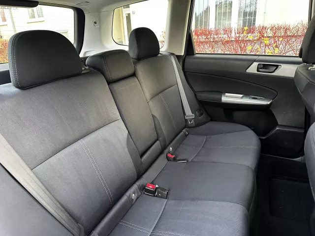 Subaru Forester SH 2.0 D 108kW 4x4 SUV ALU kola Tažné 2 tuny - 17