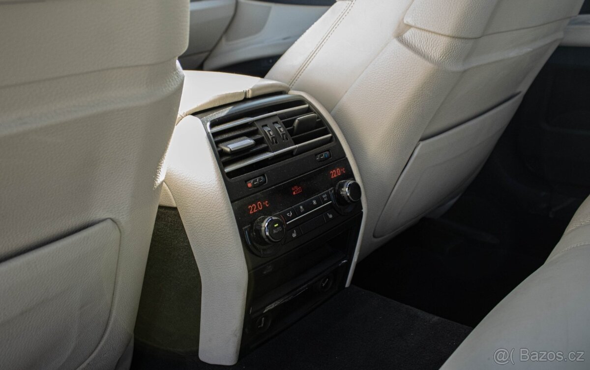 BMW 750i xDrive 2015 - 17