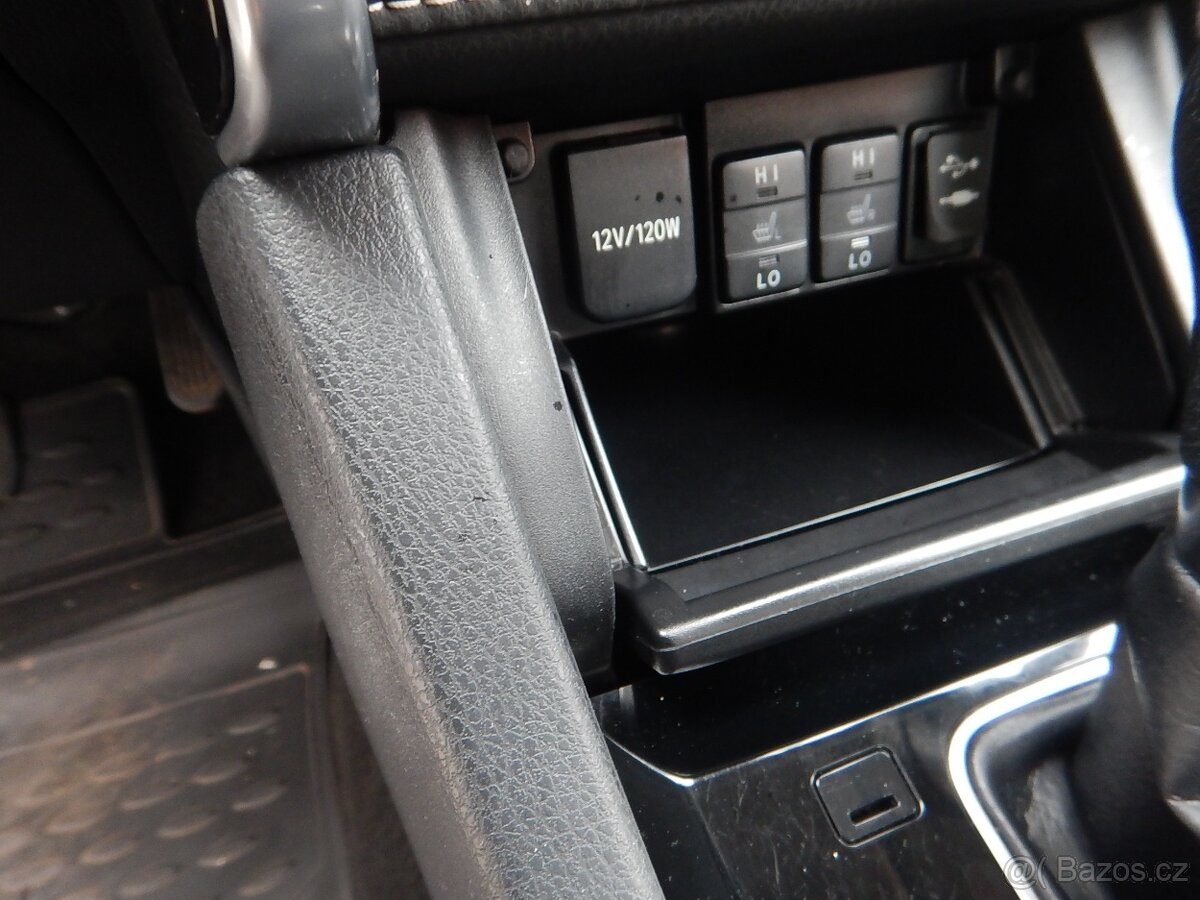 TOYOTA Corolla 1.6 VVTi, AUTOMAT, ČR - 17