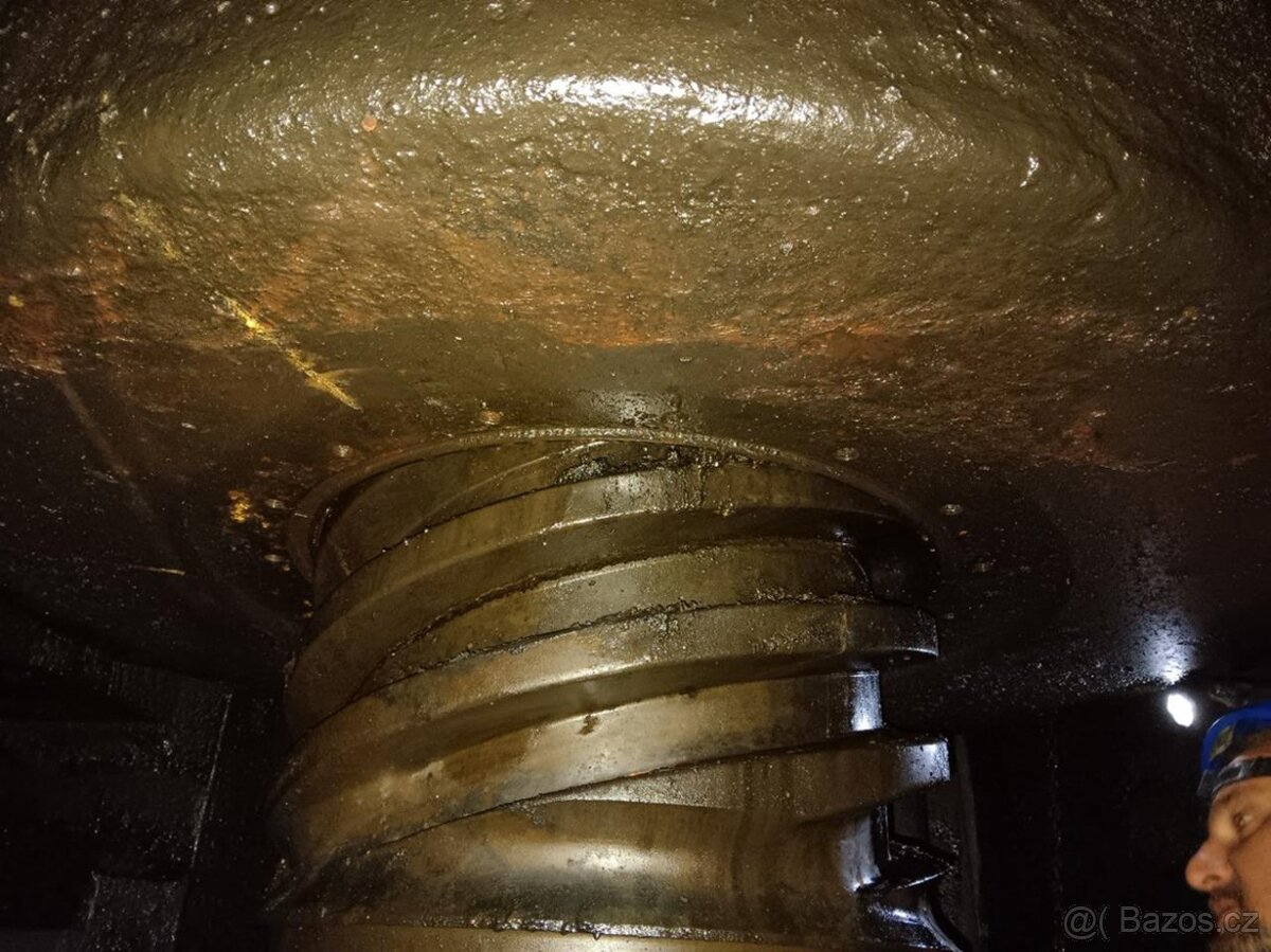 Hydraulický lis ŽĎAS LVH 2500 - 17