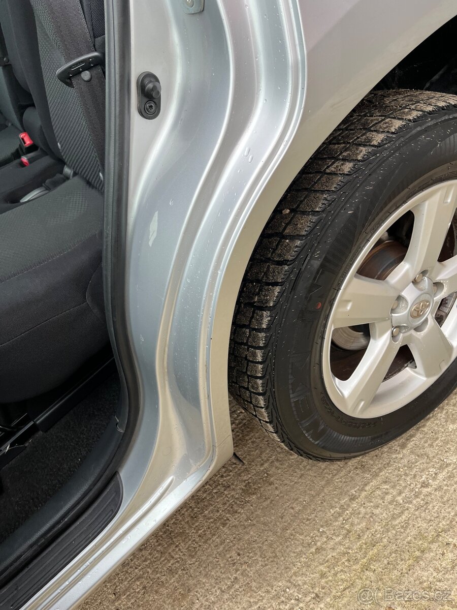 Toyota Rav4 2.2 D-4D 4x4 = Uzávierk, Bez korozie, = - 17