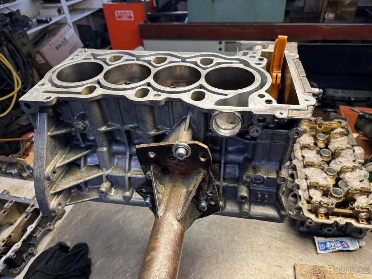 BMW 320si (E90) – limitovaná edice 2600 ks, rok 2006 - 17