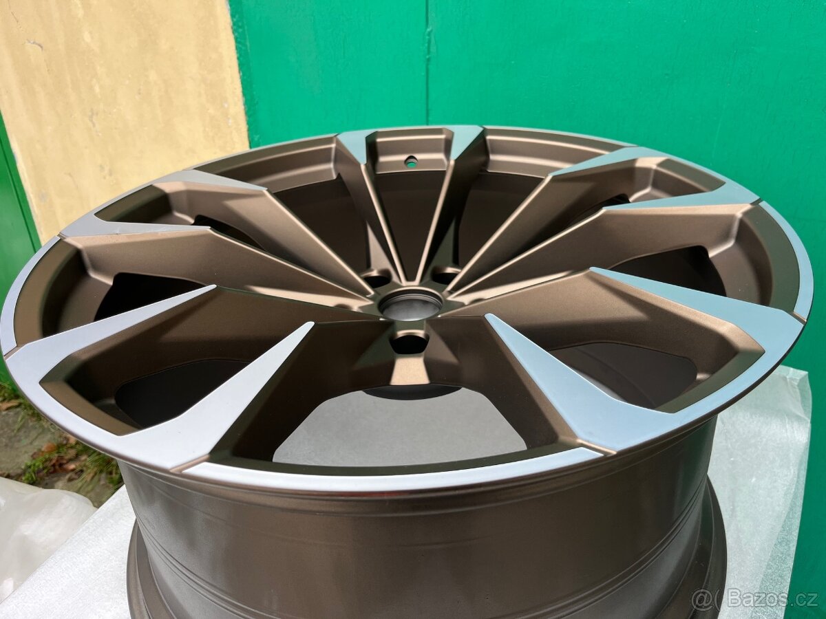 LAMBORGHINI URUS 23" Black, nové, originál - 17