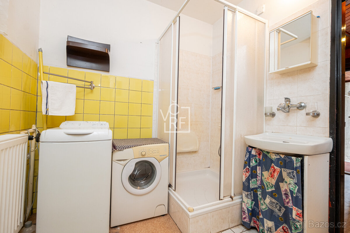 Zachovalý rodinný dům s pozemkem v obci Kořenice u Kolína - 17