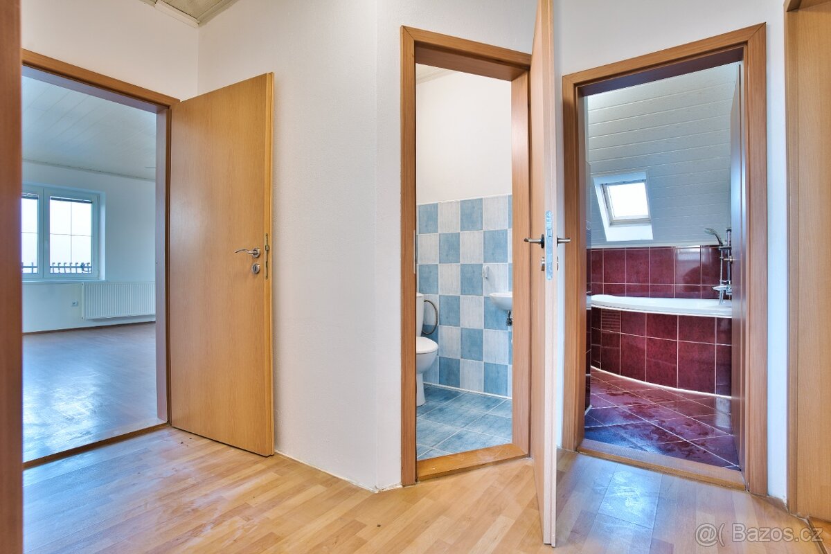 Troubky RD 7+2 240m2, zahrada 800m2 - 17