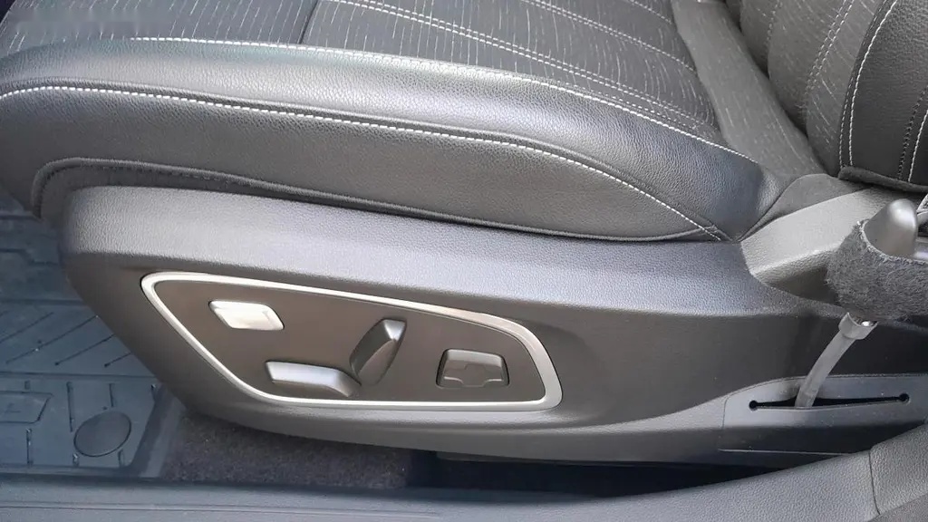 Renault Austral, mild hybrid 140 TOP VÝBAVA - 17