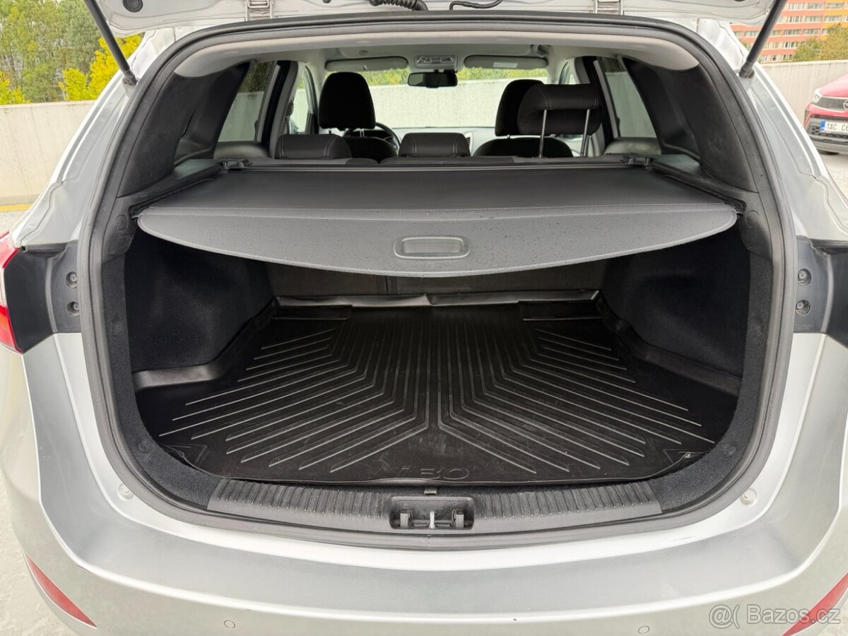 Hyundai i30 1.6 CRDi/81kW Trikolor - 17