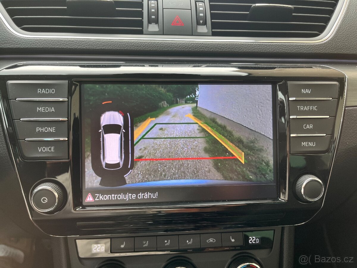 SUPERB 3 2.0TDI 140kw MAX VÝBAVA PANORAMA TOP STAV - 17