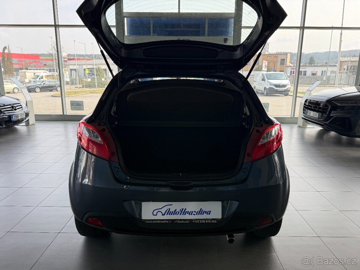 Mazda 2 1,4 55kW,SERVISKA - 17