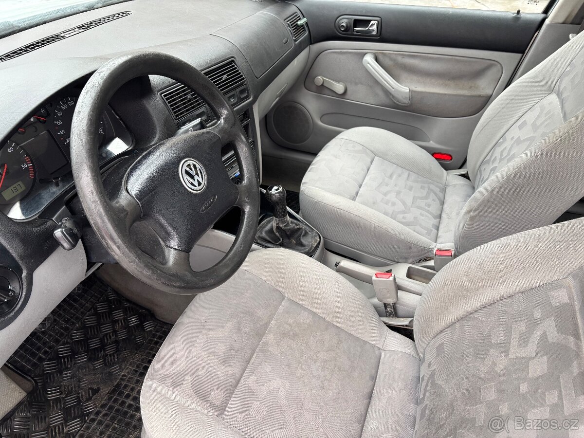 Volkswagen Golf IV 1.9TDI - 17