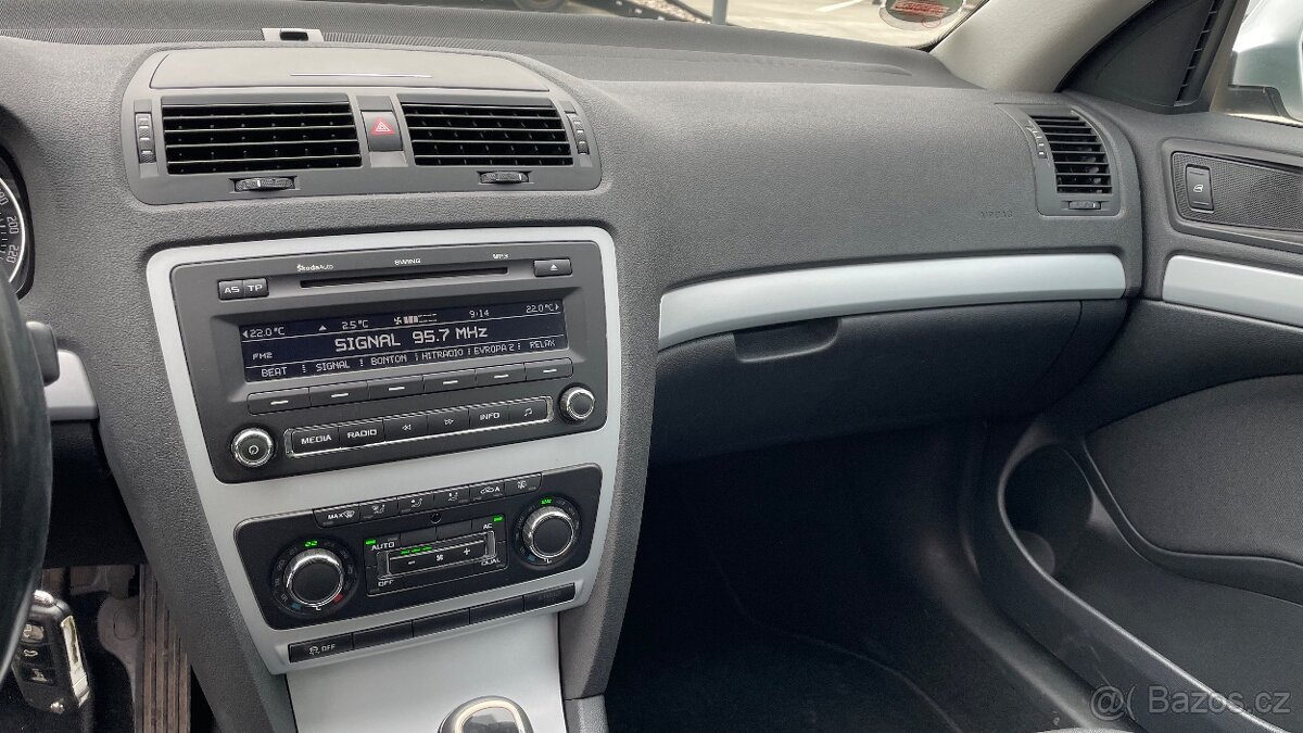 ŠKODA OCTAVIA 1.6TDI CLIMATRONIC - 17