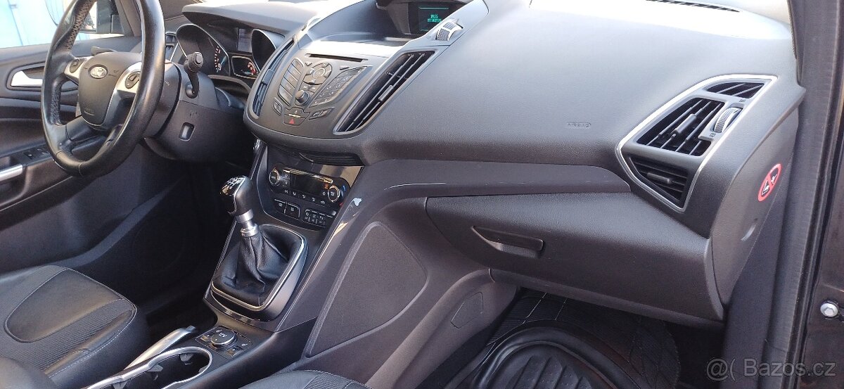 Ford KUGA 1,5 i 110kw velmi pěkná - 17