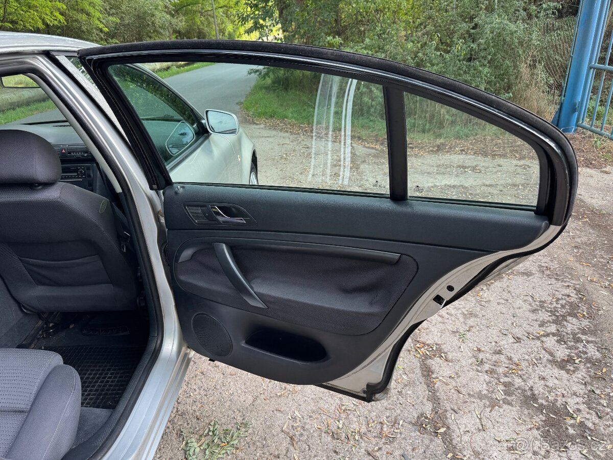 Škoda Superb 1.9 TDI 96 kW Elegance - 17