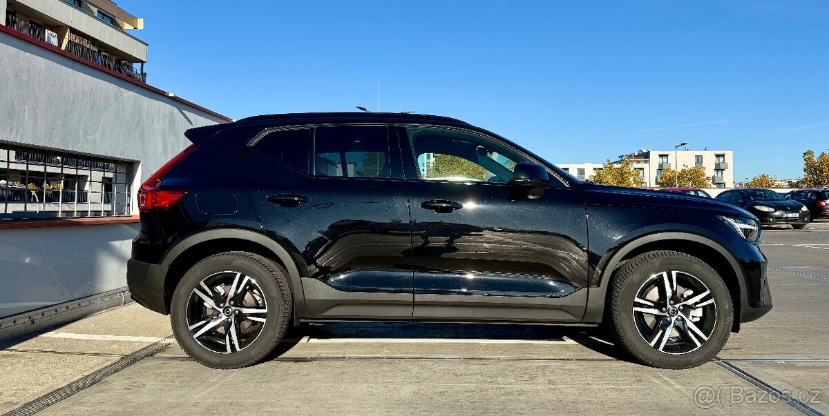 Volvo XC40 PLUS DARK, B4 FWD, 145 kW 2026 - 17