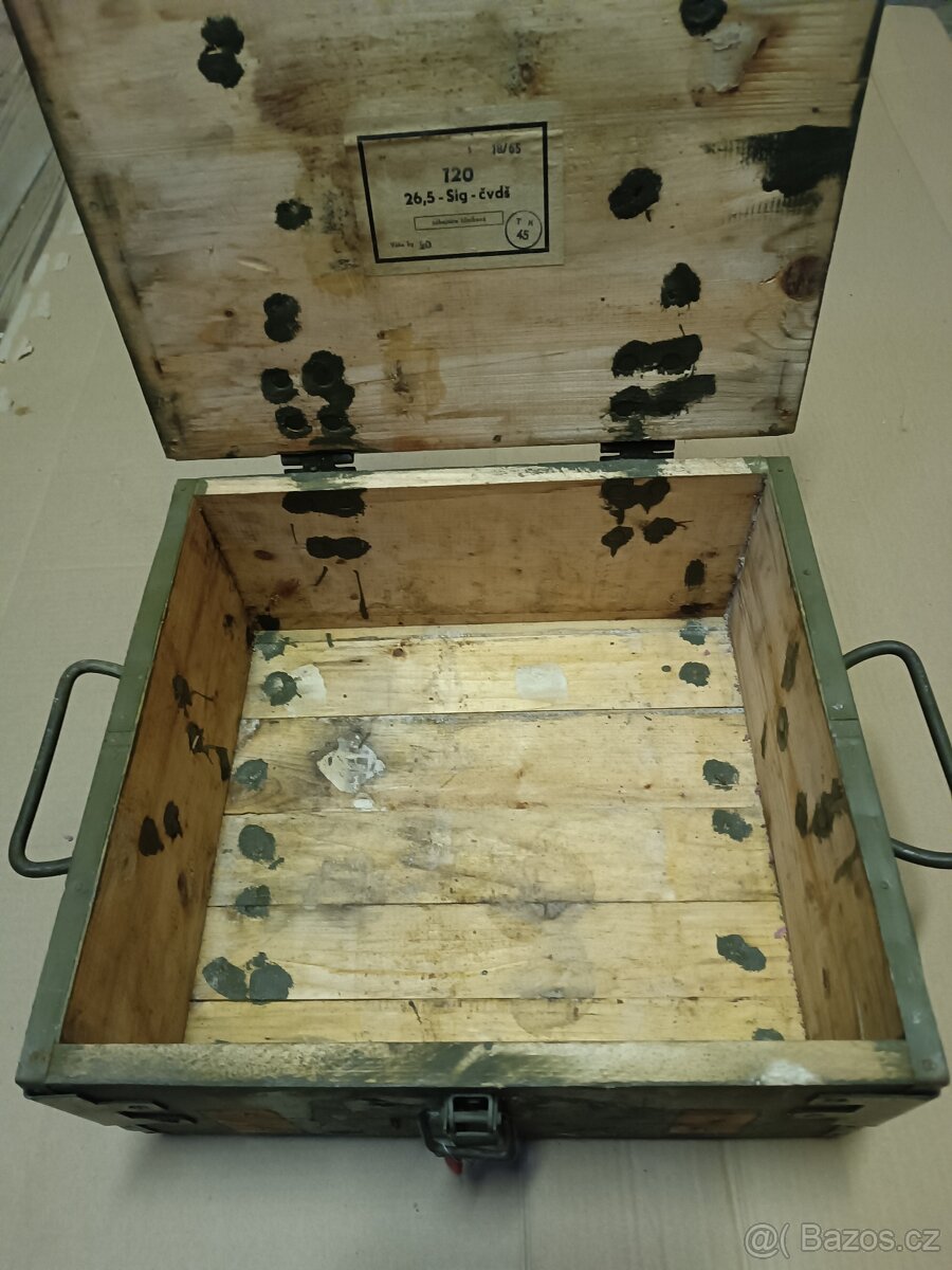 Staré vojenské bedny od nábojů - 17