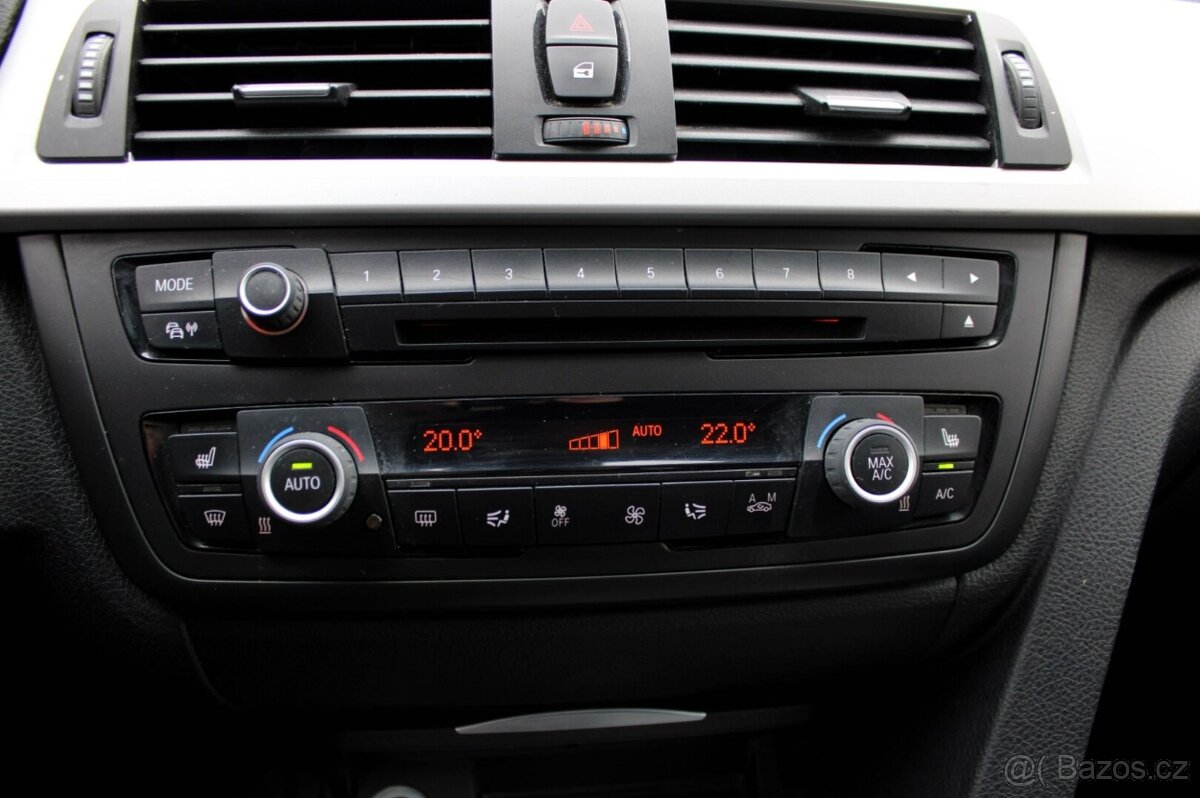 BMW Rad 3 Touring 320d A/T 135kW - 17
