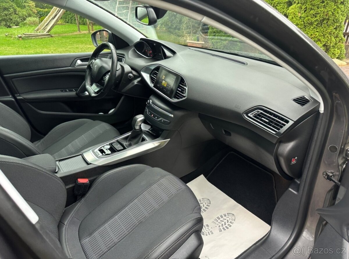 Prodáváme Peugeot 308 1.2T 96kw - 17