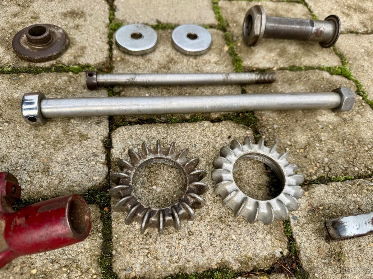 Jawa pérák, kývačka, Ogar - díly - 17