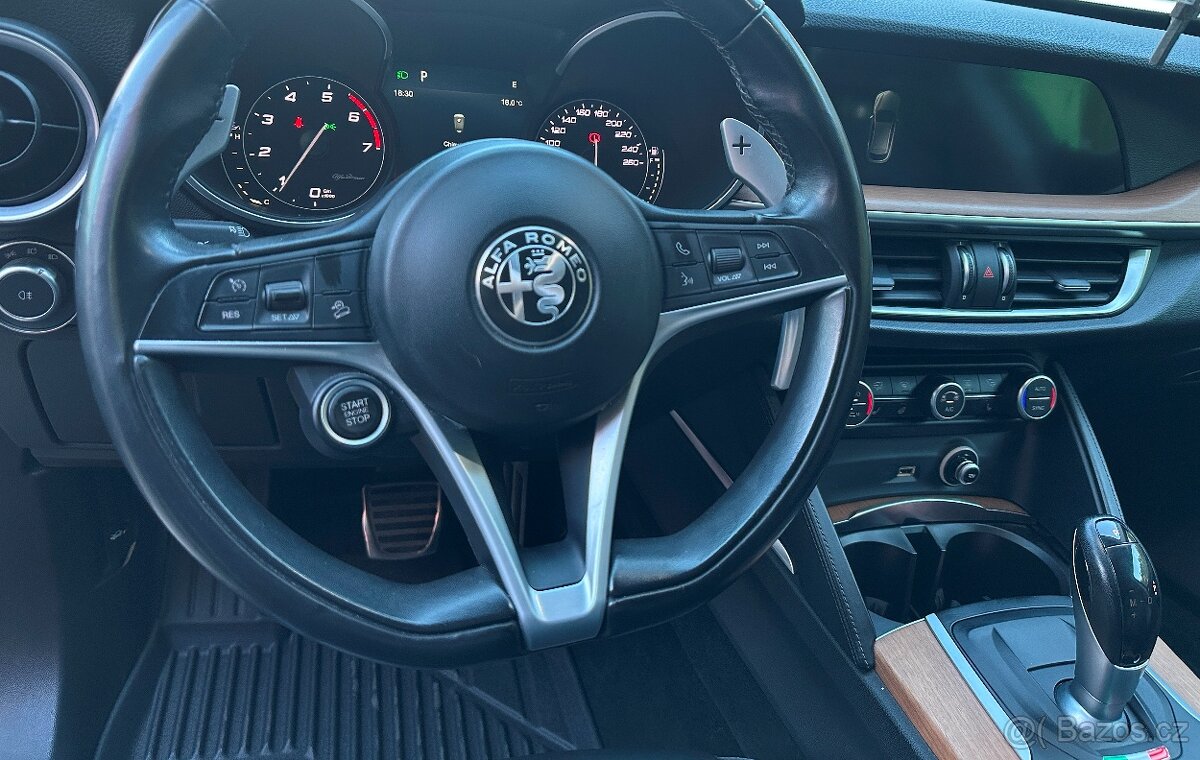 Alfa Romeo Stelvio 2.0T SUPER Q4 206kW - 17