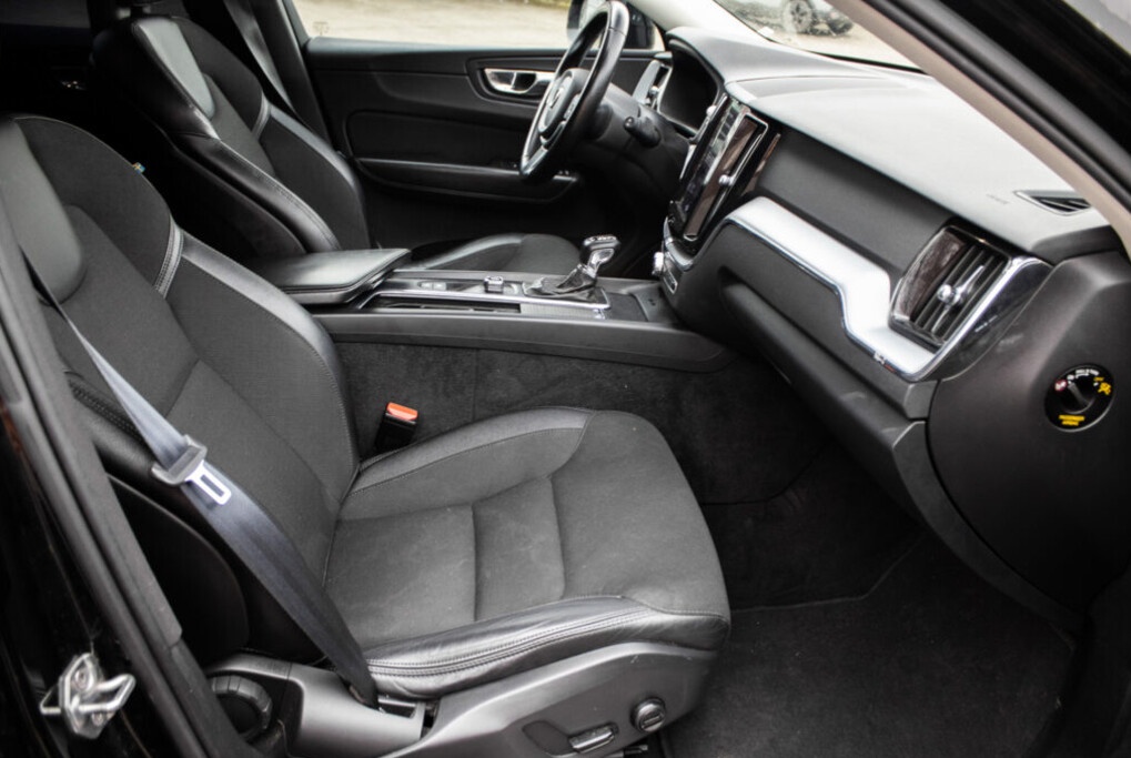 Volvo XC60 D4 Momentum, 140kW (2019) - 17