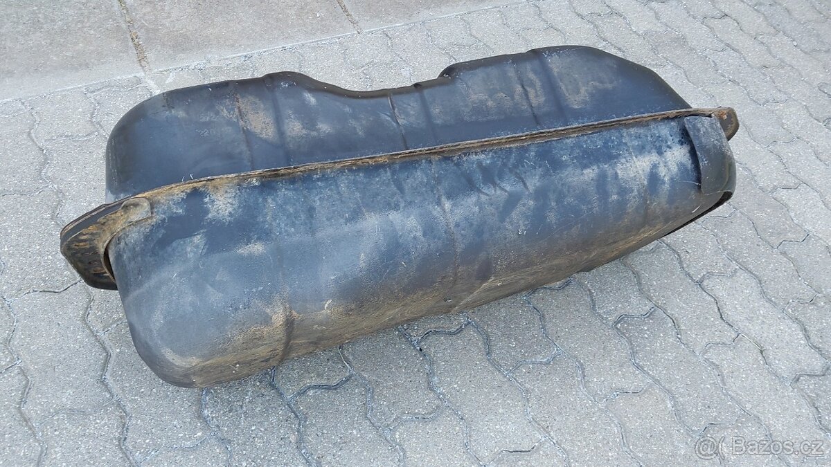 Mitsubishi L200 DiD – Nádrž paliva - 17