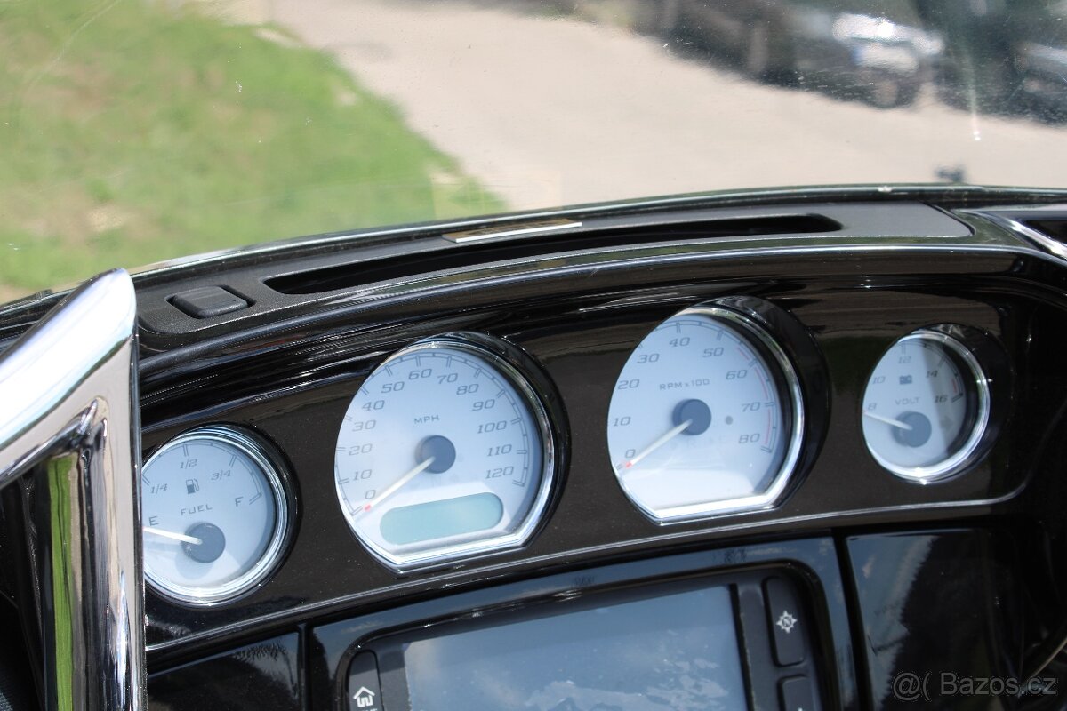 Harley Davidson Street Glide Custom - 17