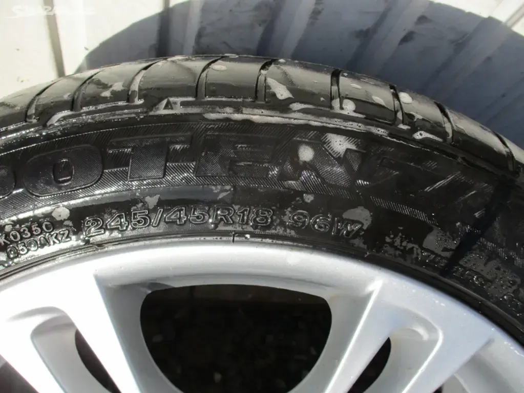 ALU kola BMW F11 8+9x18 ET24 - 17