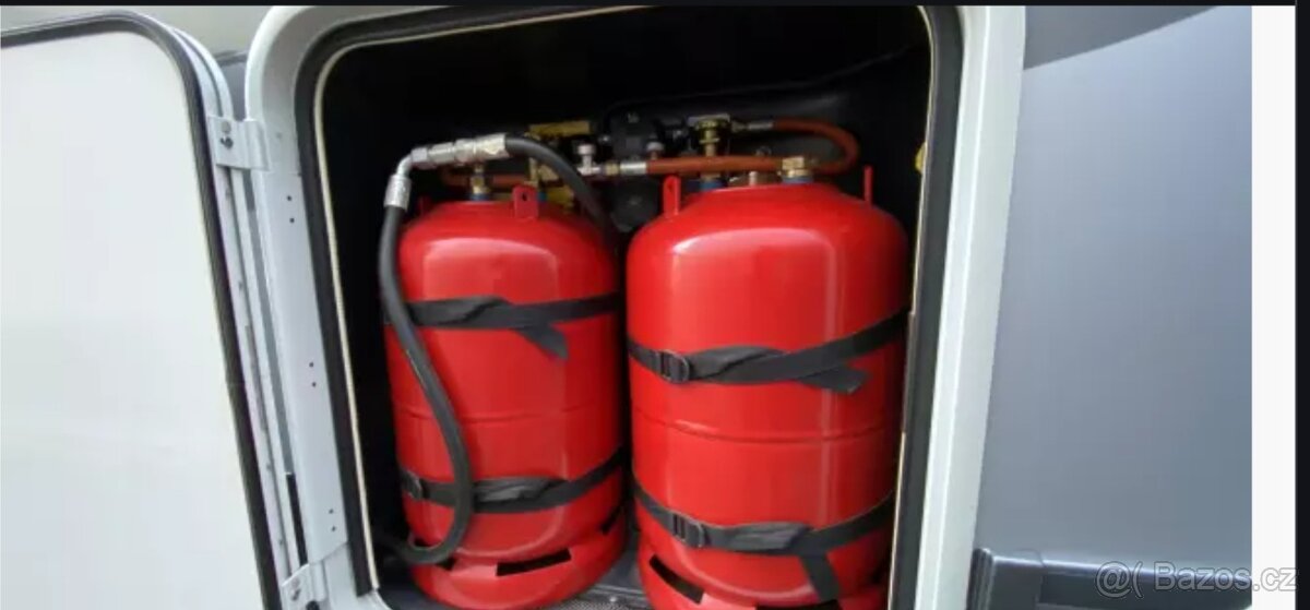 Prodám Integrovany autokaravan Adria super sonic I 701SL - 17