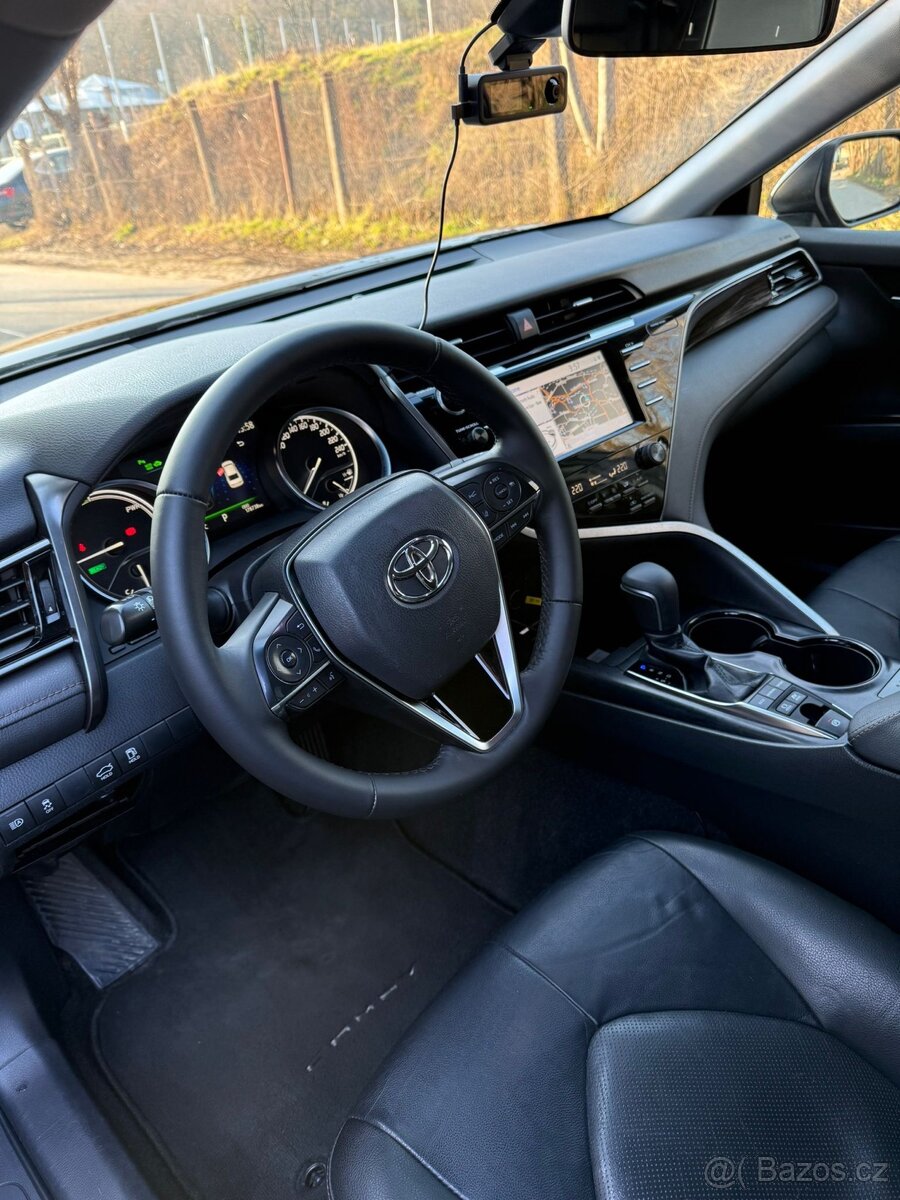 Toyota Camry - 17