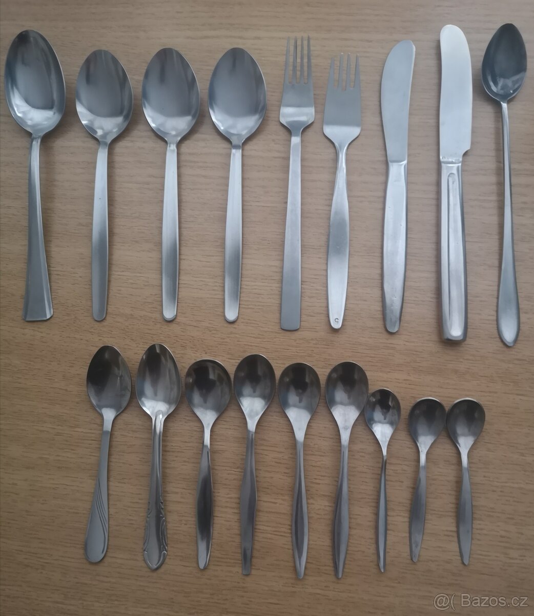 Hrníčky,květináče,popelníky,příbory-zbytky různé,.... - 17