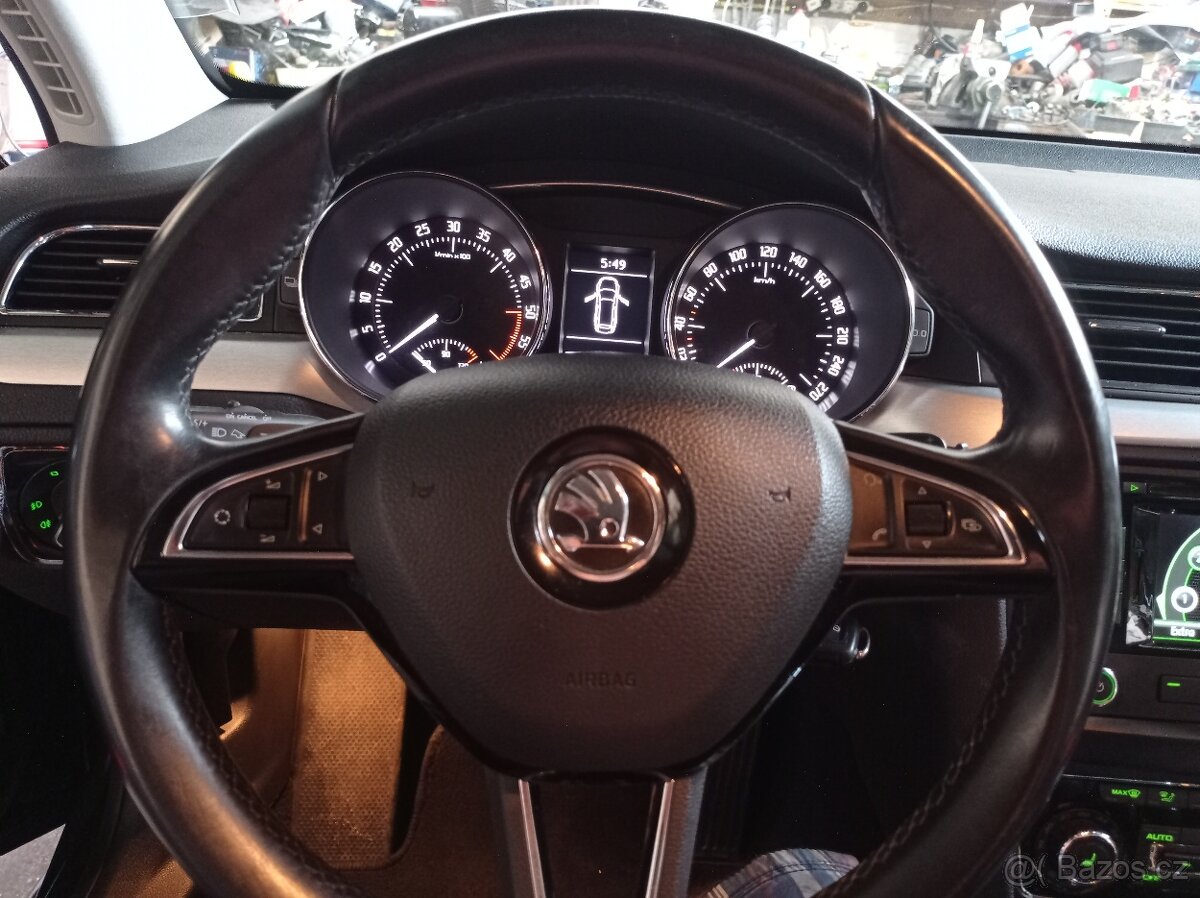 ŠKODA Superb 2 combi 2.0 TDI CR 103kW DSG NAVIGACE KRÁSNÝ. - 17