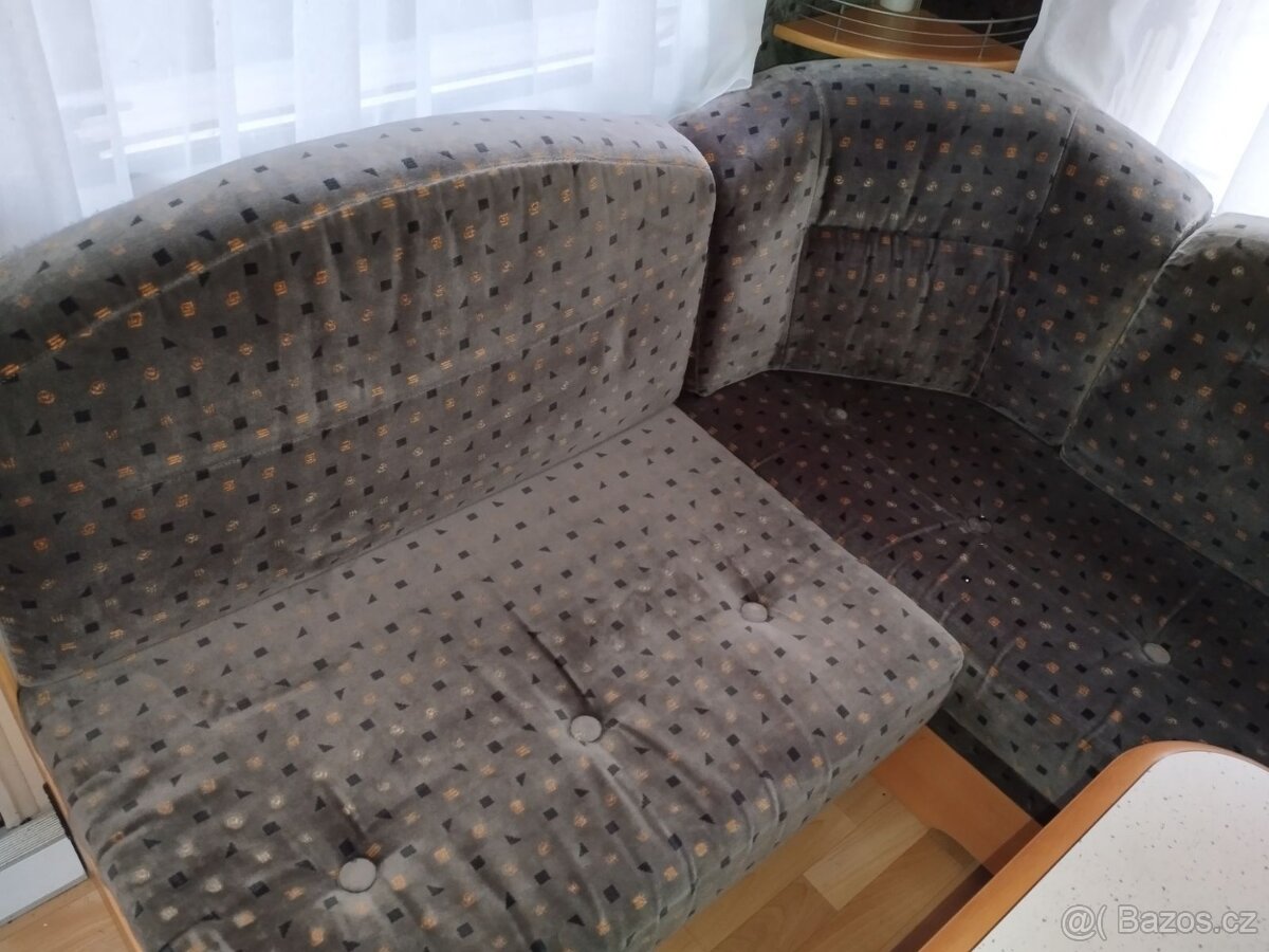 HOBBY 540UFe č.242. Pro 4. Fr. postel. Sprcha. Rok 2006 - 17