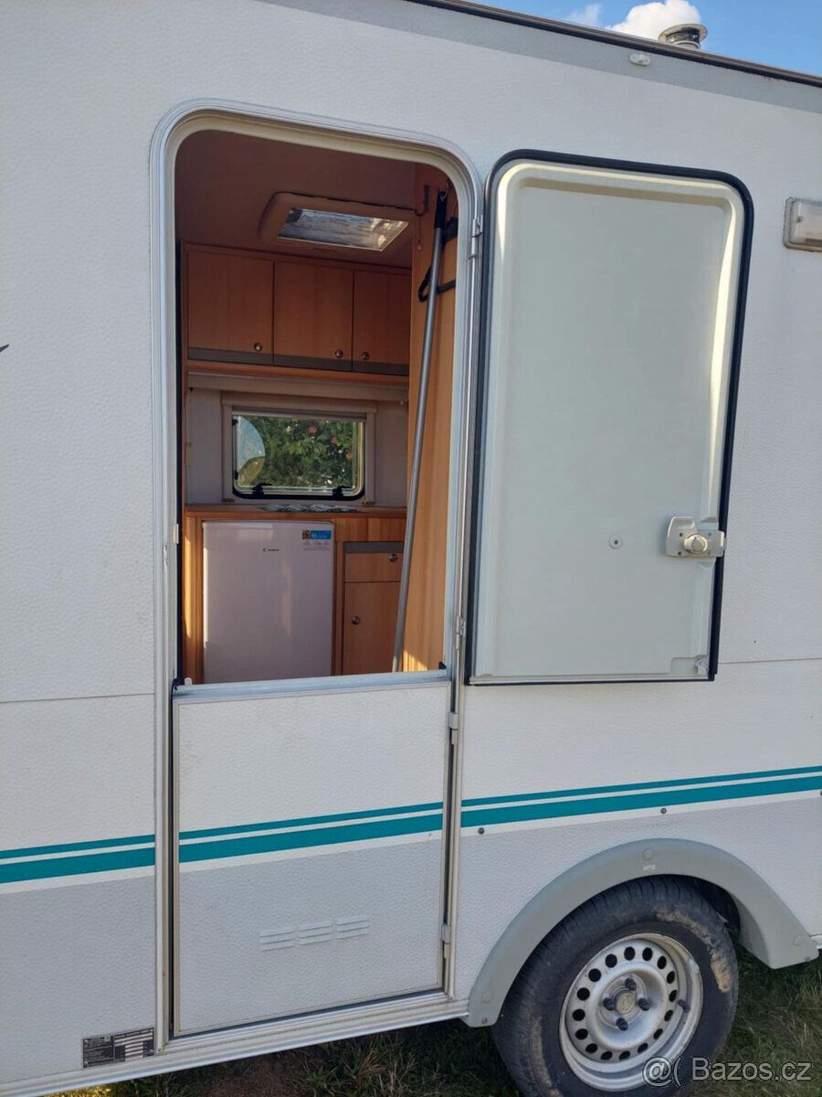 Obytný přívěs EIFELLAND HOLIDAY - 17