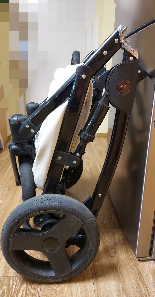 Kočárek Junama Madena - 17